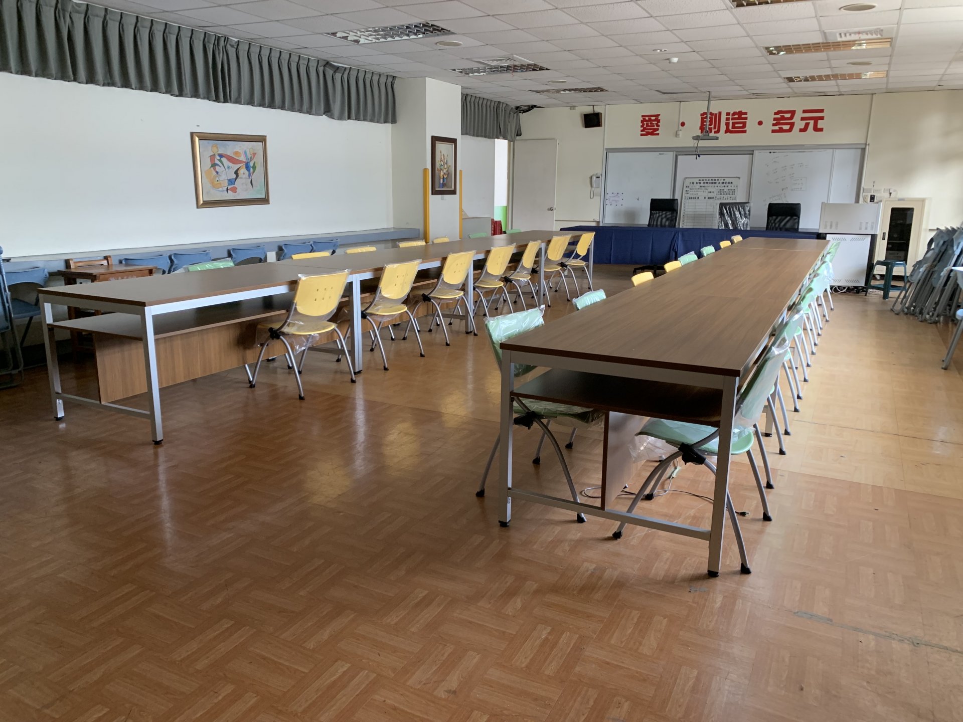 閱覽桌、多用途椅