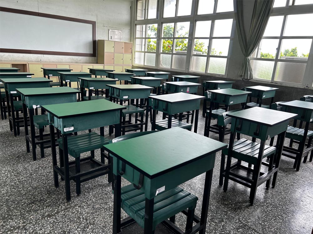 固定式課桌椅