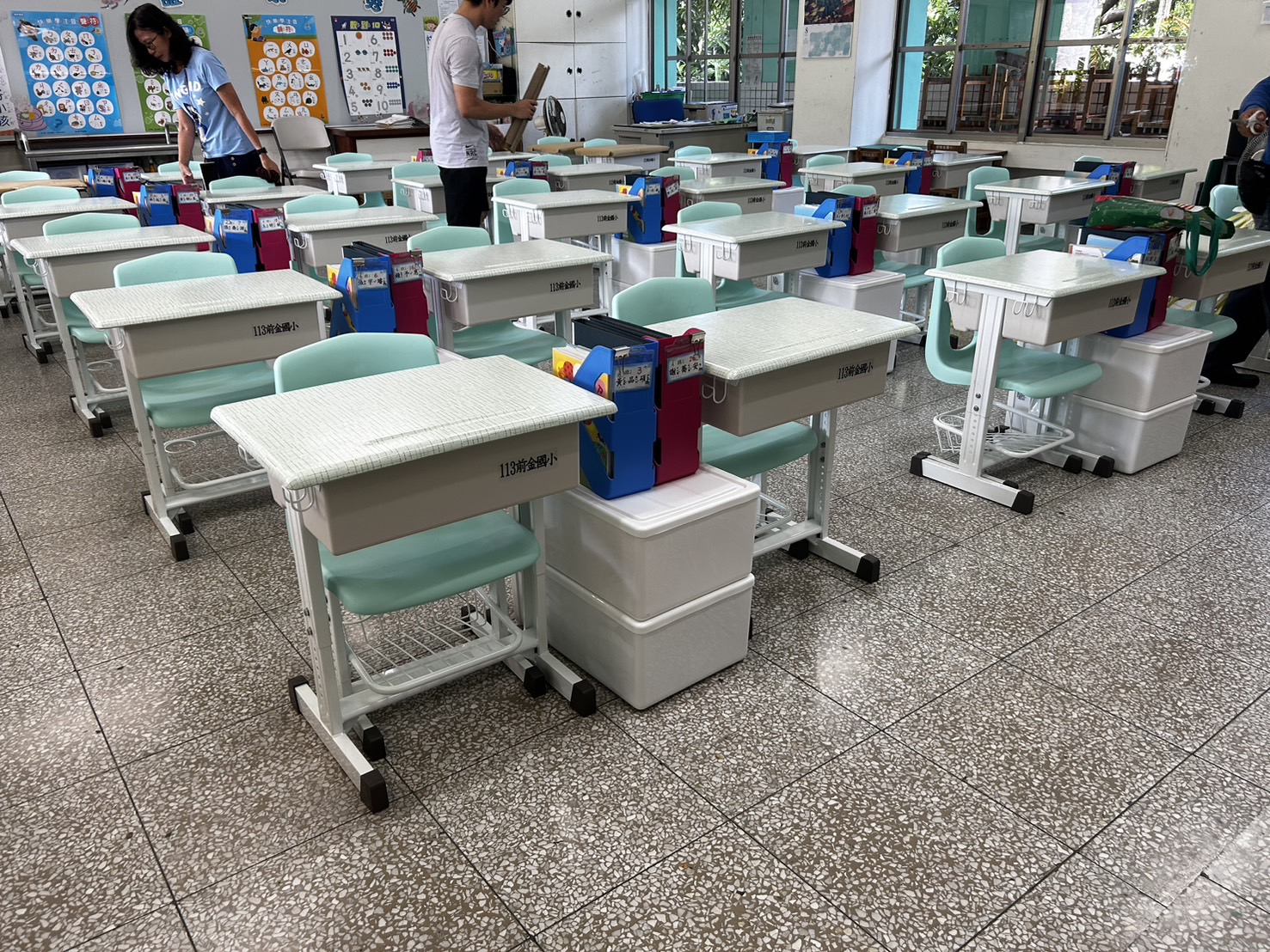 可調式課桌椅 HST-16